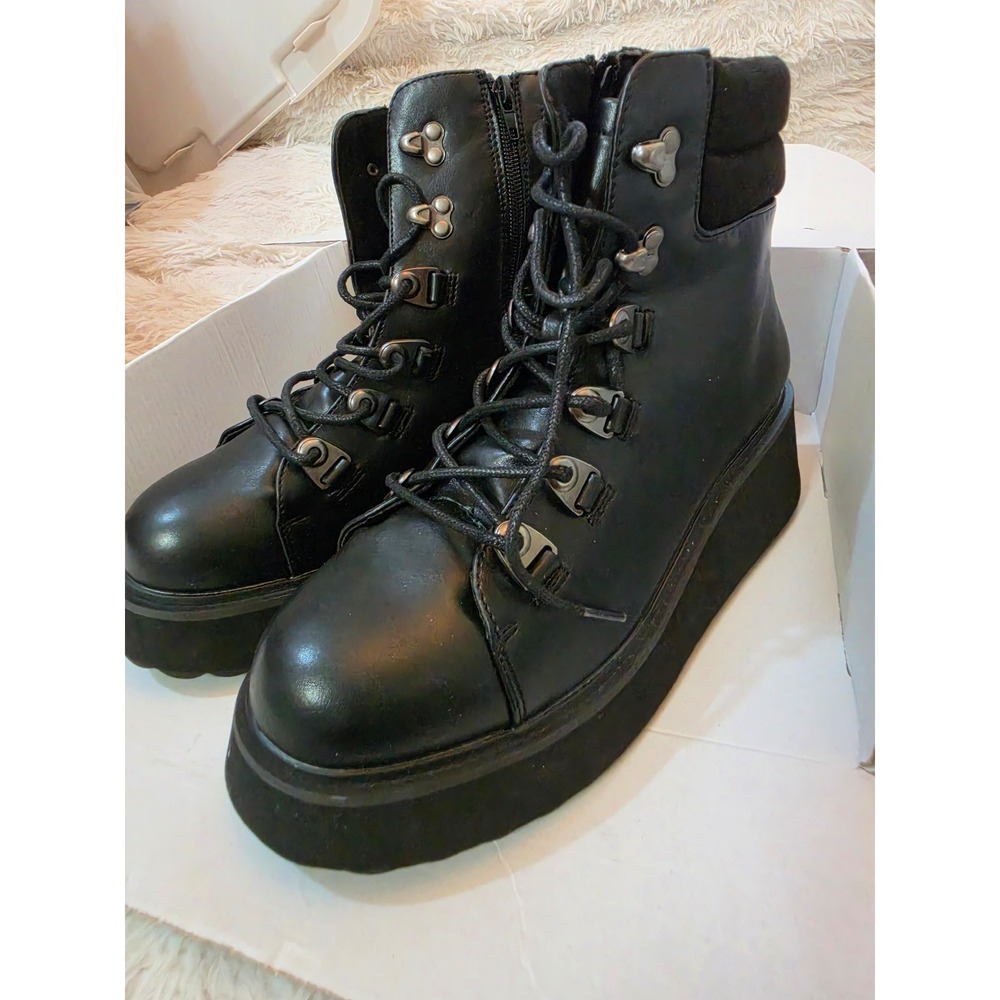 NWT Rocket Dog Handle Matte Black Platform Hiker Boots - Women's 7.5